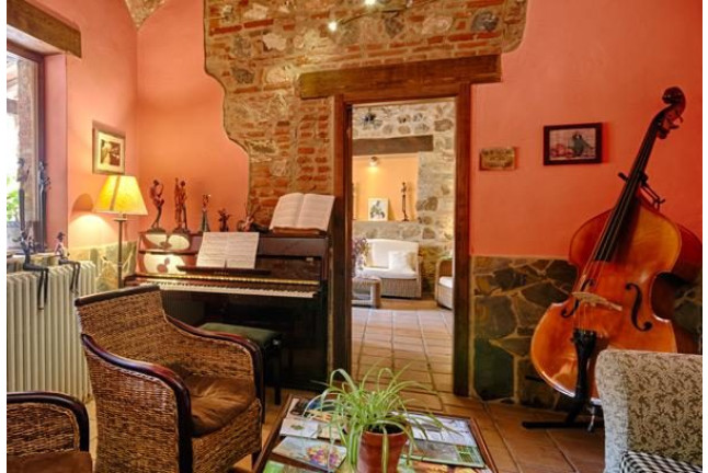 Escapada con Bañera Hidromasaje en Hotel Rural Cerro Príncipe (La Garrovilla, Badajoz)
