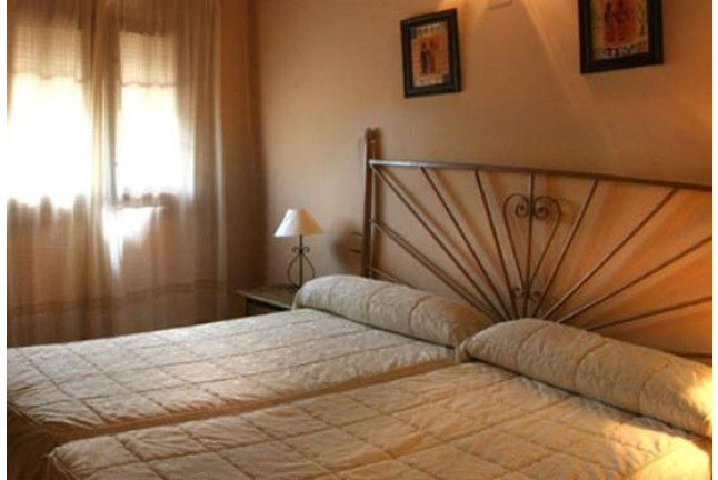 Escapada con Encanto y Cena Romántica en Posadas de Granadilla (Zarza de Granadilla, Cáceres)