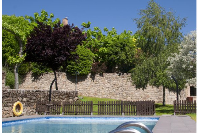 Escapada Romántica con Cena en Hotel Rural A Velha Fábrica 4* (Cáceres)