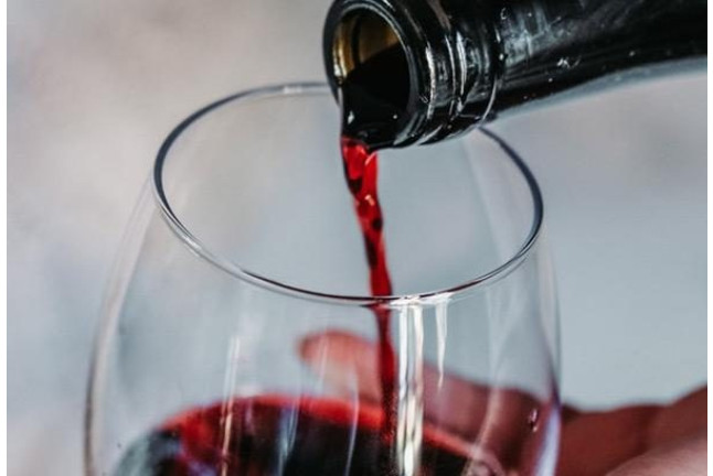 Escapada con Circuito Spa en Hotel Spa Cádiz Plaza 4* y Visita a Bodega y Cata de Vinos para dos (Cádiz)