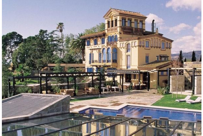 Escapada con Spa en Hotel Mas Passamaner 5*, Visita al Celler Mas Foraster y Cata de Vinos para dos (Tarragona)