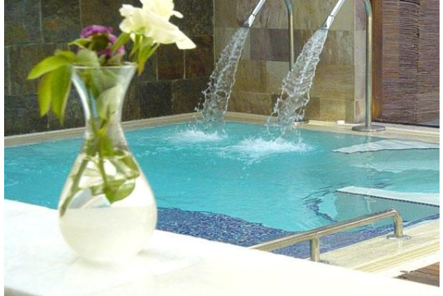 Escapada con Spa en Hotel Mas Passamaner 5*, Visita al Celler Mas Foraster y Cata de Vinos para dos (Tarragona)