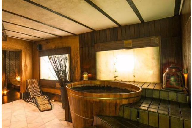Circuito Onsen Spa, Masaje 25' y Comida para dos en Esenzias Spa (Madrid)