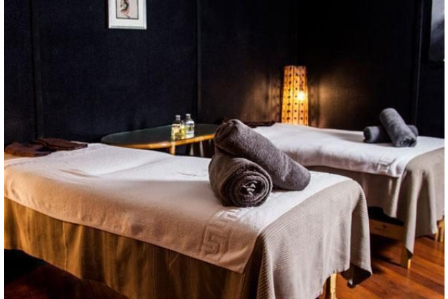 Circuito Onsen Spa, Masaje 25' y Comida para dos en Esenzias Spa (Madrid)