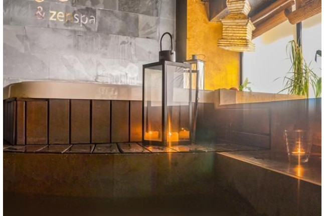 Circuito Onsen Spa, Masaje 25' y Comida para dos en Esenzias Spa (Madrid)