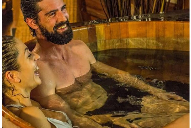 Circuito Onsen Spa, Masaje 25' y Comida para dos en Esenzias Spa (Madrid)