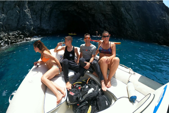 Excursión en Barco con Snorkel, Fotos y Vídeos para Visitar Lenguas de Lava Sumergidas (La Caleta de Adeje, Tenerife)