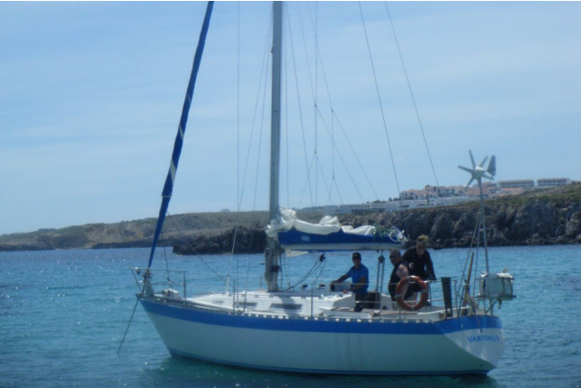 Excursión en Catamarán Exclusivo con Puesta de Sol y Aperitivo para dos (Fornells, Menorca)