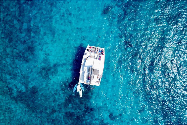 Oby Luxury: Excursión en Catamarán Solo para Adultos con Comida, Bebidas, Stand Up Paddle, Kayak y Snorkel (Fuerteventura, Las Palmas)