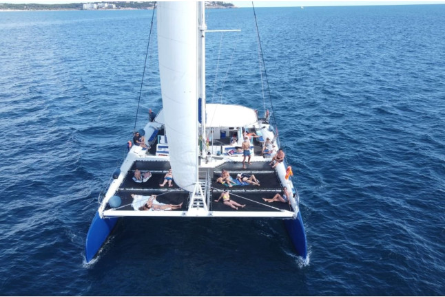 Excursión en Catamarán a Vela (Cambrils, Tarragona)