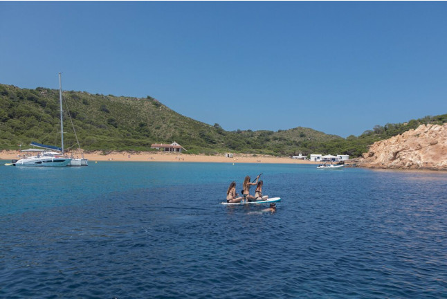 Excursión Compartida en Velero para Ver la Puesta de Sol (Fornells, Menorca)
