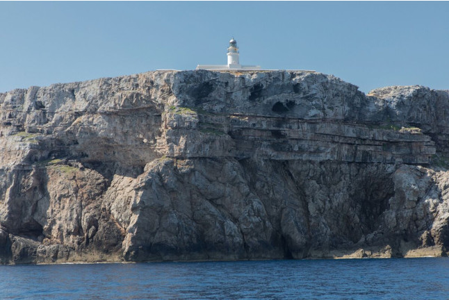 Excursión Compartida en Velero para Ver la Puesta de Sol (Fornells, Menorca)