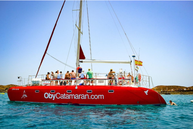 Freebird a Lobos: Excursión en Catamarán con Comida, Bebidas, Stand Up Paddle y Snorkel (Fuerteventura, Las Palmas)