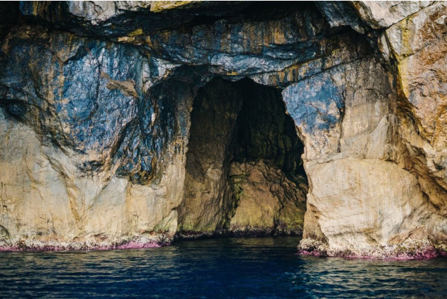 Excursión en Lancha con Snorkel y Visita a Cuevas y Playas (Fornells, Menorca)