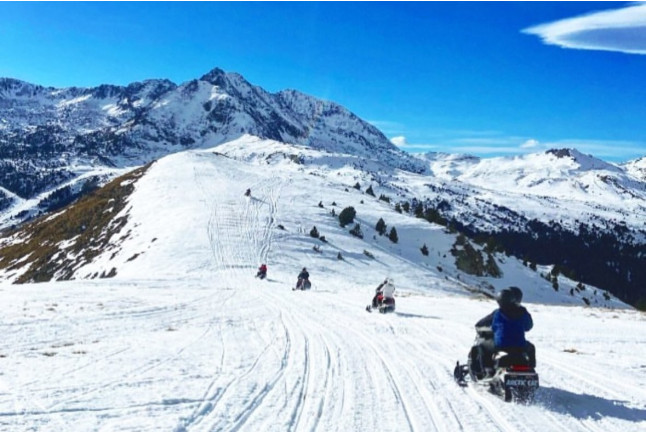 Excursión en Moto de Nieve Biplaza (Encamp, Andorra)