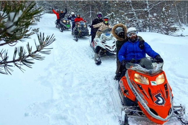 Excursión en Moto de Nieve Biplaza (Encamp, Andorra)