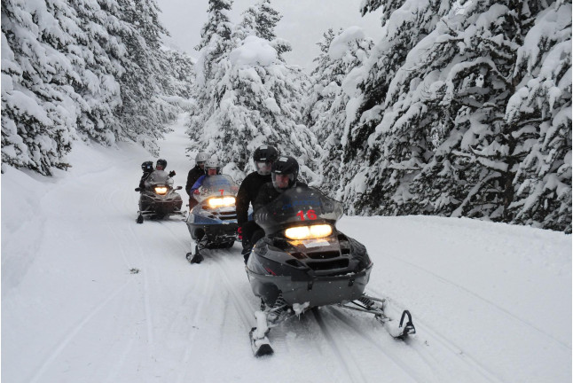 Excursión en Moto de Nieve por el Pirineo (Vall d'Aran)
