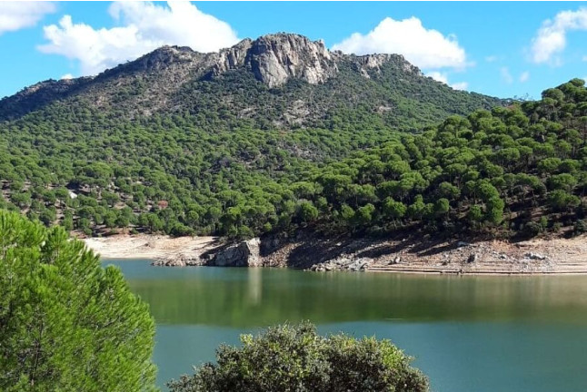 Experiencia en Barco a Elegir en el Pantano de San Juan para dos (San Martín de Valdeiglesias, Madrid)