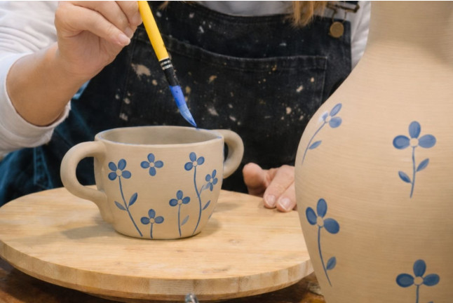 Taller de Cerámica: Modela y Decora tu Pieza (Barcelona)
