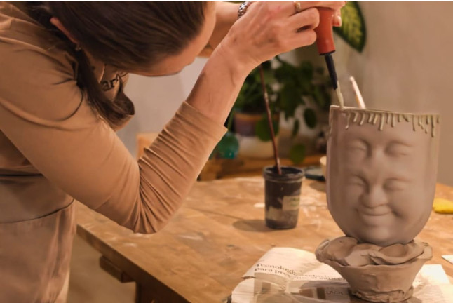 Taller de Cerámica: Modela y Decora tu Pieza (Barcelona)
