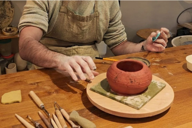 Taller de Cerámica: Modela y Decora tu Pieza (Barcelona)