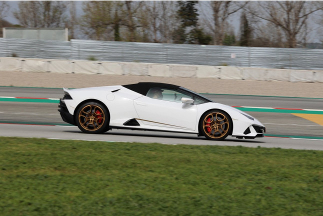 Experiencia Conducción de un Ferrari F488 + Vuelta de reconocimiento (4 Circuitos Largos)