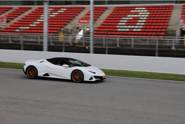 Experiencia Conducción de un Ferrari F488 + Vuelta de reconocimiento (4 Circuitos Largos)