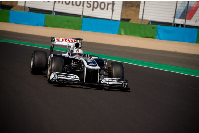 Experiencia F1 Oro – Programa Performance: Conducción de Fórmula 1 en el Circuit Grand Prix de Magny-Cours (Francia)