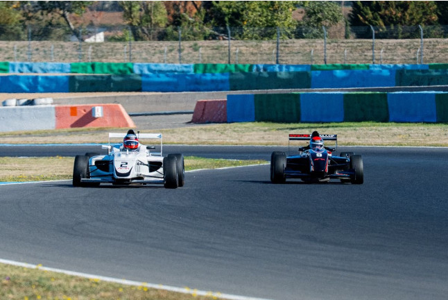 Experiencia F1 Plata: Conducción de Fórmula 1 en el Circuit de Barcelona-Catalunya (Barcelona)