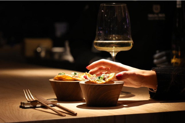 Experiencia Gastronómica en Fundación Okelan: Visita, Formación y Degustación (Zarautz, Guipúzcoa)