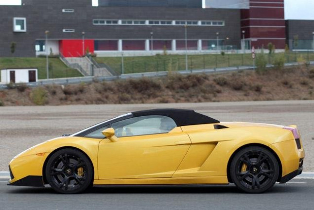Dúo de Coches: Ferrari y Lamborghini + Vuelta en Coche de Alta Gama en Circuito de Calafat (Ametlla de Mar, Tarragona)