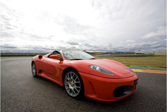 Conducir un Ferrari F430 F1 y un Lamborghini Gallardo (4 Circuitos)