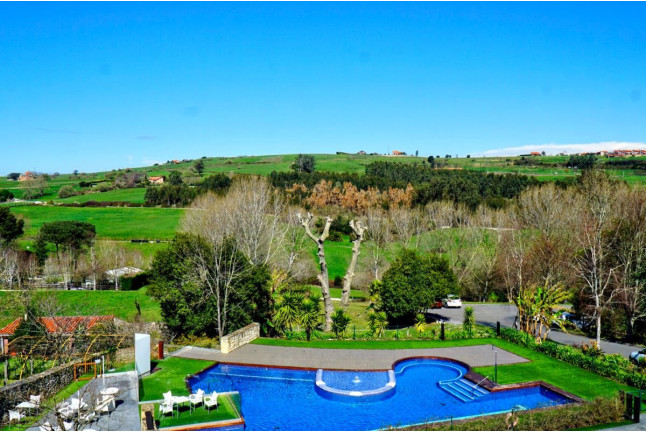 Fin de Semana: 2 Noches con Desayuno en Hotel Marfrei 4* (Hinojedo, Cantabria)