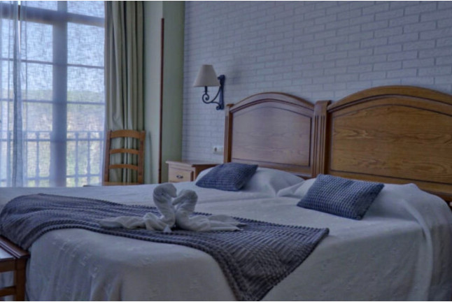 Fin de Semana: 2 Noches con Desayuno en Hotel Marfrei 4* (Hinojedo, Cantabria)