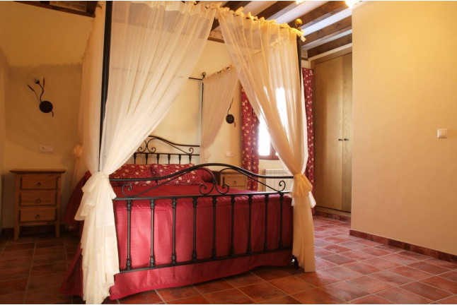Fin de Semana Romántico con Visita a Bodega en Pago de Trascasas Hotel Rural (Valladolid)