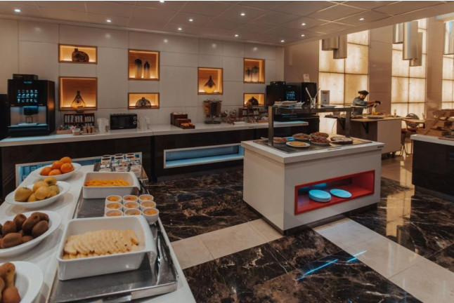 Fin de Semana Romántico con Spa y Menú en Gran Hotel Don Manuel 4* y Viaje en Globo con Cava y Almuerzo (Cáceres, Extremadura)