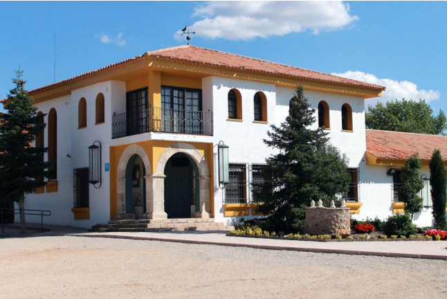 Escapada de 1 o 2 Noches con Desayuno en Hotel Finca Las Beatas (Villahermosa, Ciudad Real)