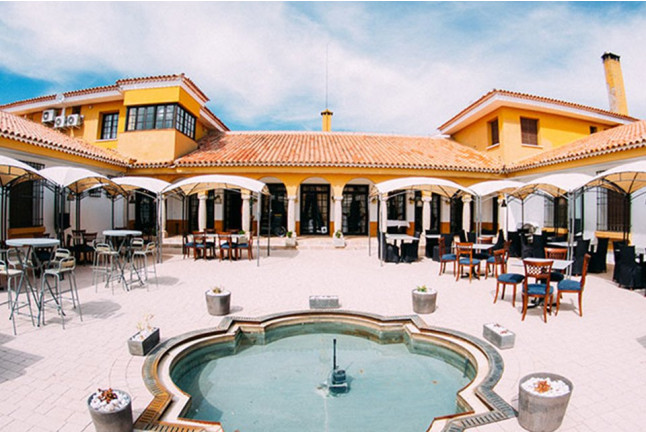 Escapada de 1 o 2 Noches con Desayuno en Hotel Finca Las Beatas (Villahermosa, Ciudad Real)