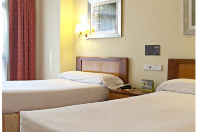Fin de Semana Romántico: 2 Noches con Cena en Hotel Sercotel Tres Luces 3* (Vigo, Pontevedra)