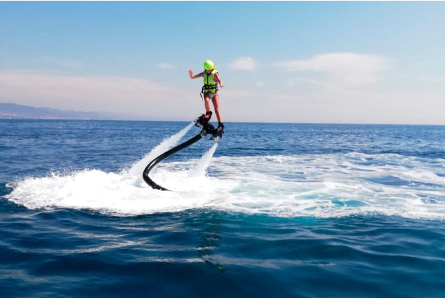 Flyboard en la Costa de Barcelona (Barcelona)