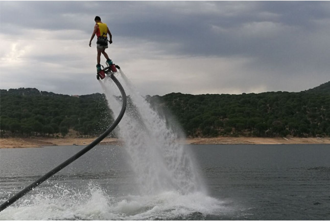 Flyboard en el Pantano de San Juan (San Martín de Valdeiglesias, Madrid)