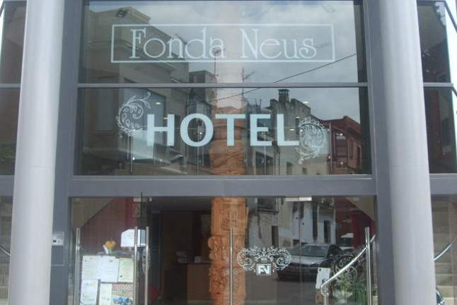 Escapada con Visita a Cavas Freixenet en Hotel Fonda Neus (Sant Sadurní d'Anoia, Barcelona)