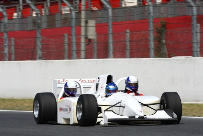 Bautismo de Conducción para dos en Fórmula 1 Triplaza (Magny-Cours, Francia)