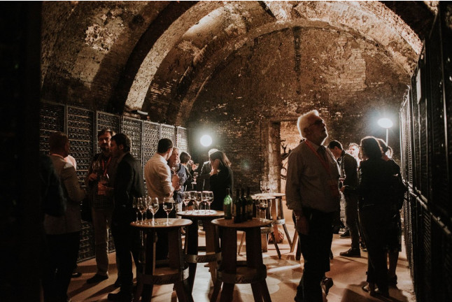 Visita a Bodegas Franco Españolas con Cata Rioja vs Ribera (Logroño, La Rioja)