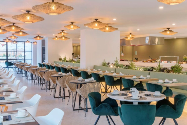 Day Pass con Circuito Spa, Acceso a Piscinas, Cama Balinesa, Cava y Almuerzo para dos en HM Ayron Park 5* (Palma de Mallorca) 