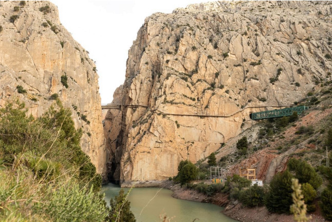 Visita Completa al Caminito del Rey con Guía, Entradas y Bus Lanzadera desde El Chorro (Málaga)