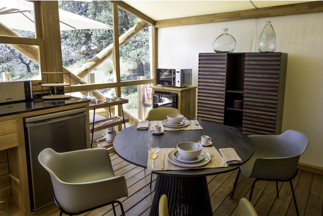 Escapada Romántica de 2 Noches con Cena en Suite o Junior Suite de Glamping La Dehesa Experiences (Adamuz, Córdoba)