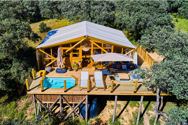 Escapada de 2 Noches con Desayuno en Suite o Junior Suite de Glamping La Dehesa Experiences (Adamuz, Córdoba)