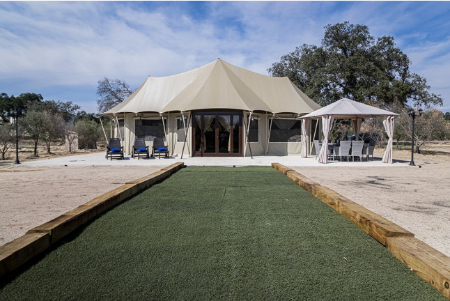 Escapada con Desayuno en Tienda Safari en El Toril Glamping Experience (Velada, Toledo)