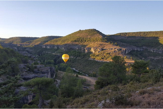 Vuelo en Globo Aerostático con Almuerzo, Cava y Fotos (Cuenca)